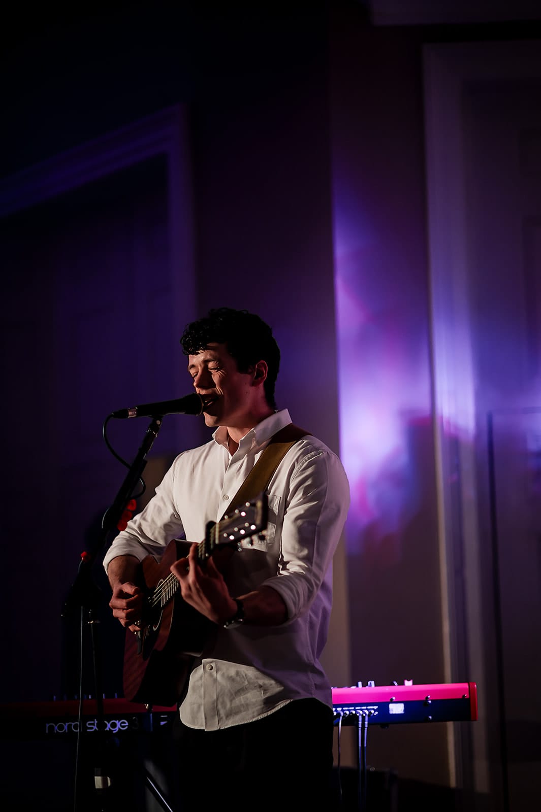Acoustic Wedding Singer Acoustic wedding singer hire